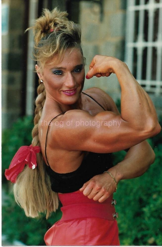 FEMALE BODYBUILDER 80's 90's FOUND Photo Poster painting Color MUSCLE WOMAN Original EN 111 18 R