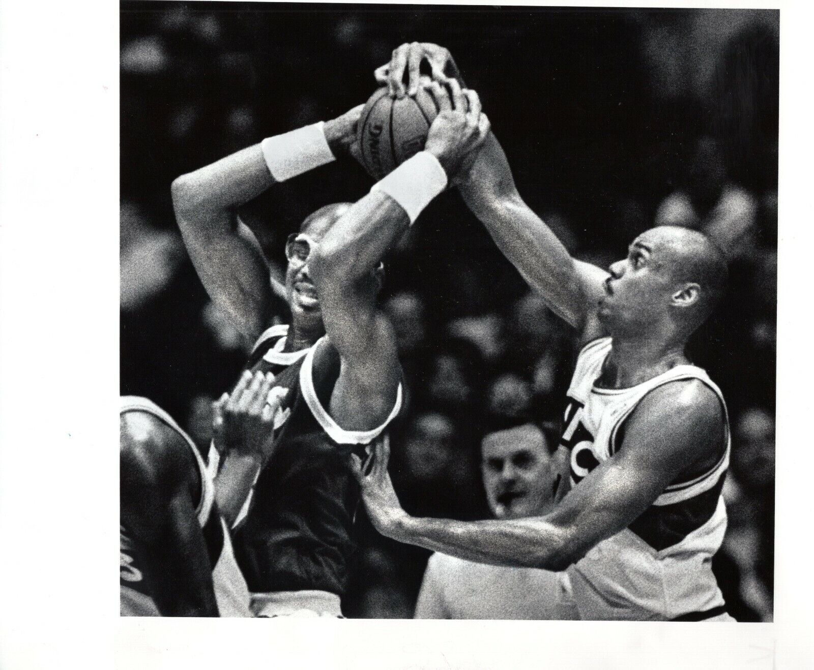 ALTON LISTER Seattle Super Sonics Kareem Abdul Jabbar NBA 8x10 Press Photo Poster painting 1989