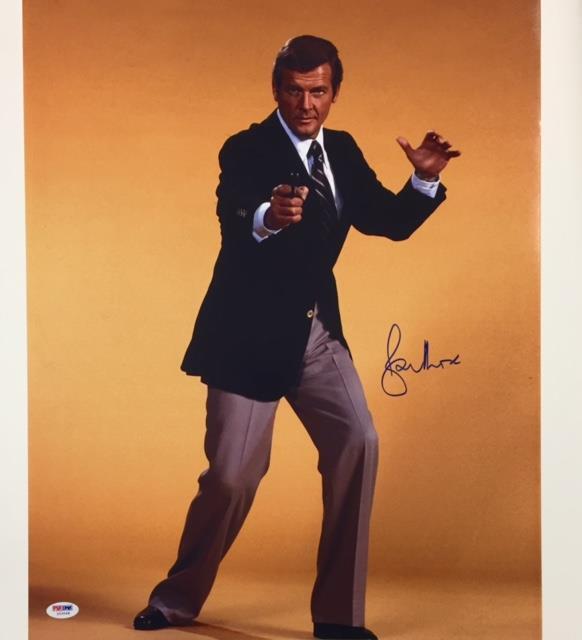 SIR ROGER MOORE Signed 007 James Bond 16x20 Photo Poster painting #1 PSA/DNA COA Autograph Auto