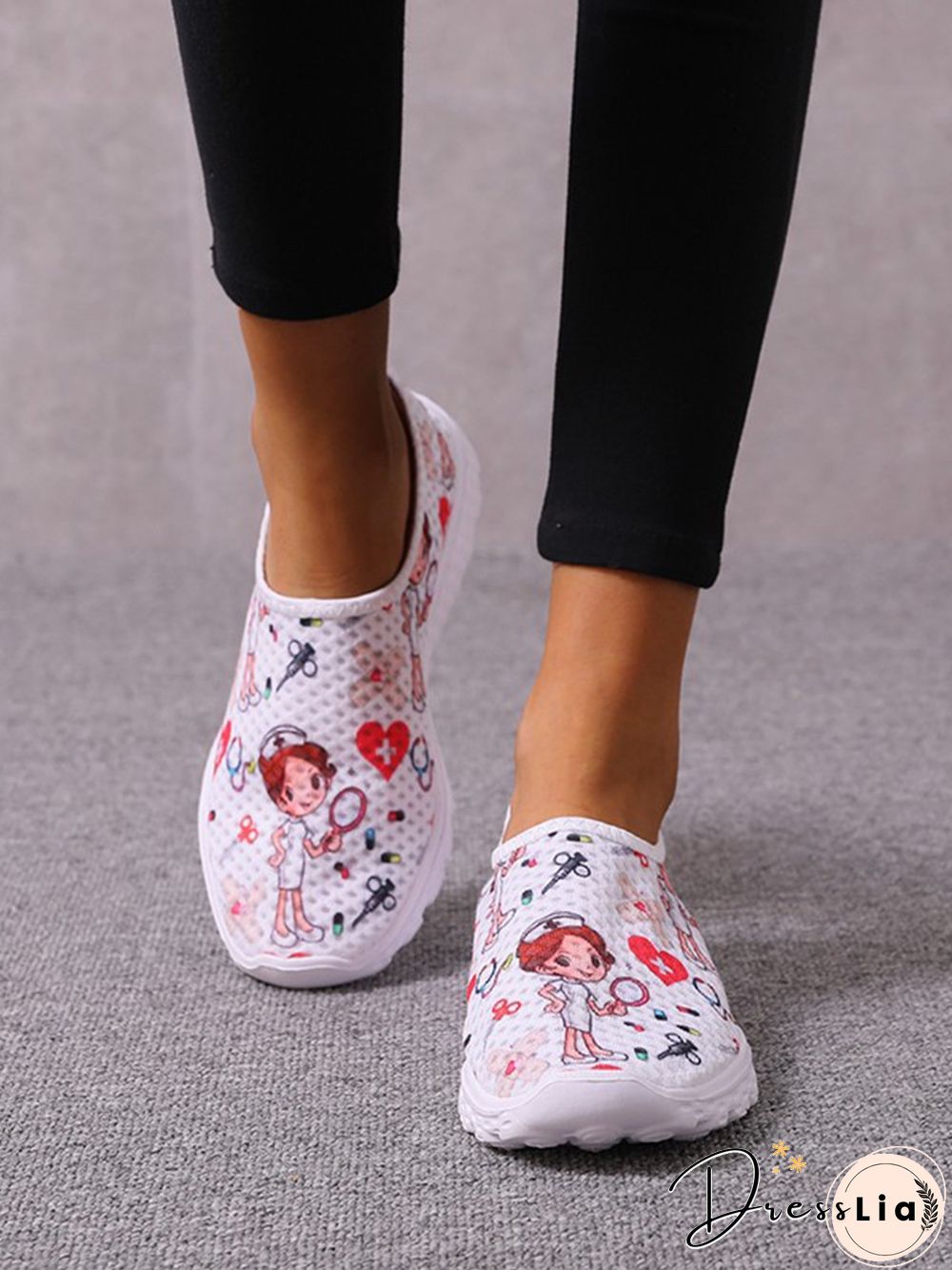 Nurse Fighting Epidemic Print Breathable Tulle Mesh Lightweight Sneakers
