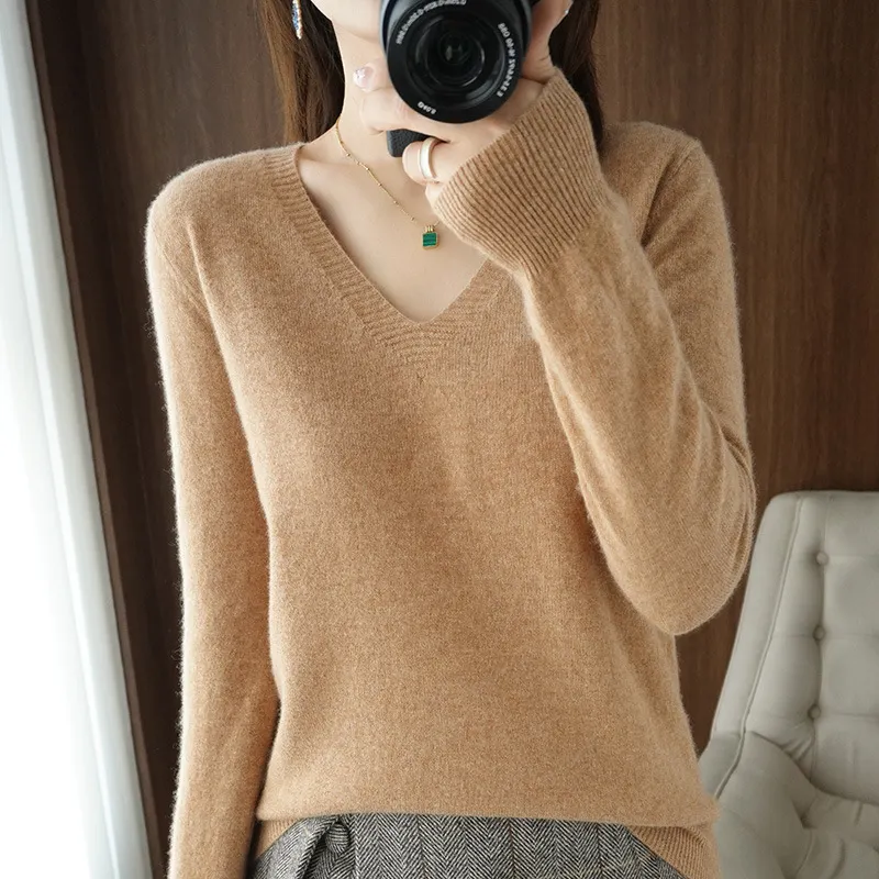 Churchf Churchf The 2023 Fall / Winter New Women's Knit Sweater Pullover Women's V-Neck Bottom Plush Sweater