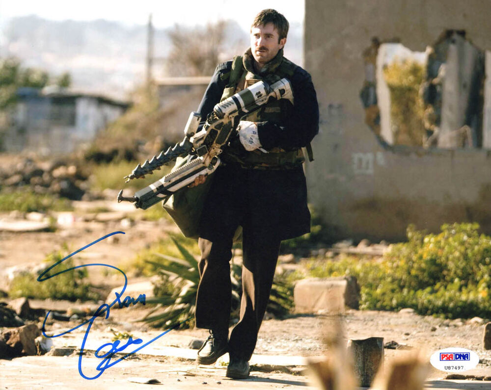 Sharlto Copley SIGNED 8x10 Photo Poster painting Wikus District 9 PSA/DNA AUTOGRAPHED