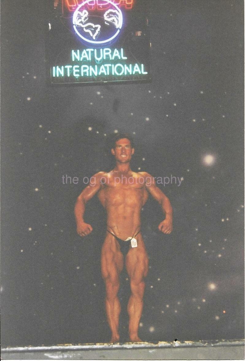 MUSCLE MAN Bodybuilder FOUND Photo Poster painting ColorOriginal Snapshot 99 7 X