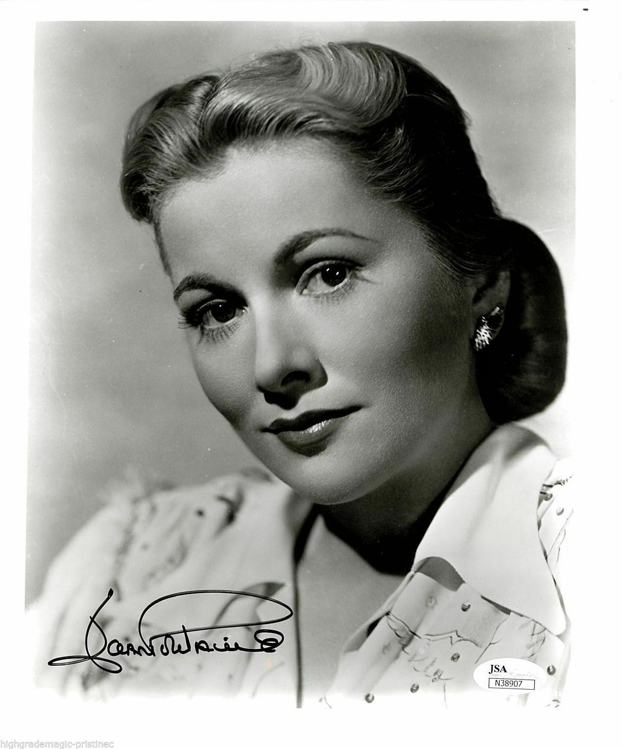 JOAN FONTAINE (DECEASED) SIGNED 8X10 OSCAR WINNER AUTHENTICATED JSA #38907