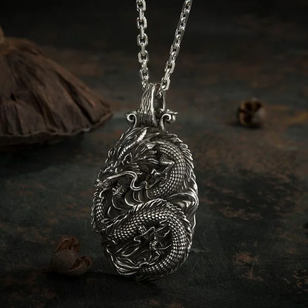 Sterling Silver Vintage Dragon Head Round Pendant Necklace