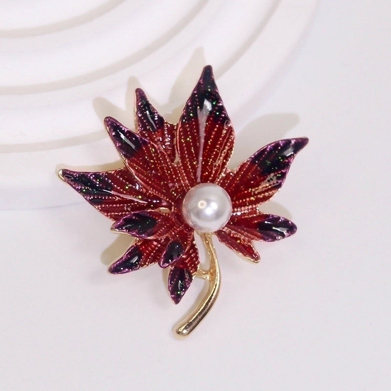 Elegant Glam Pin Geometric Alloy Plating Inlay Artificial Pearls Rhinestones Shell Women’s Brooches