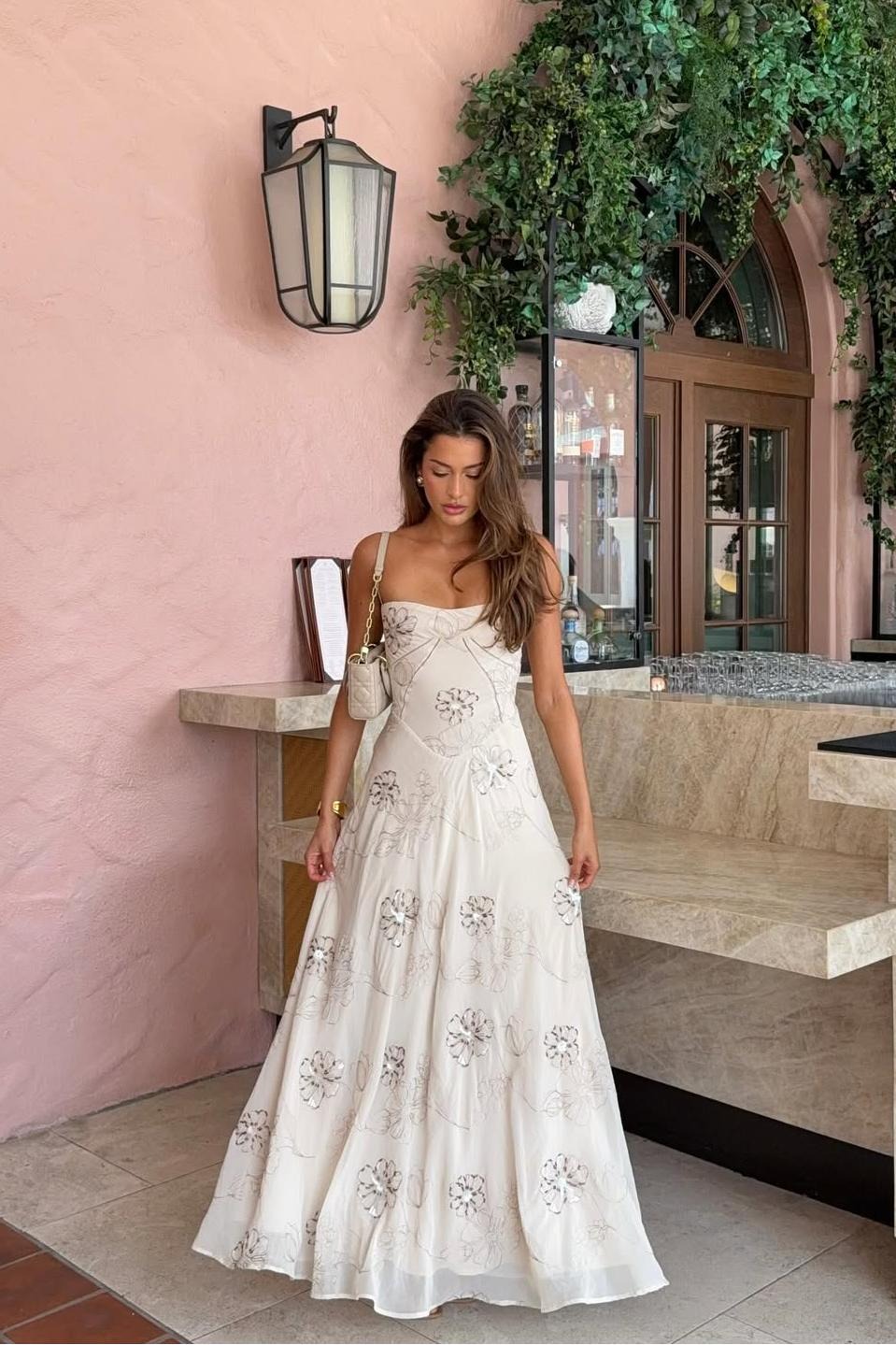 Lussooy Spaghetti Strap Sleeveless Long Evening Dress With Appliques