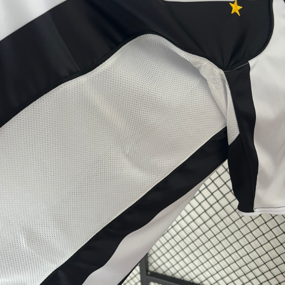 Retro Juventus 04/05 Home Football Shirt Thai Quality