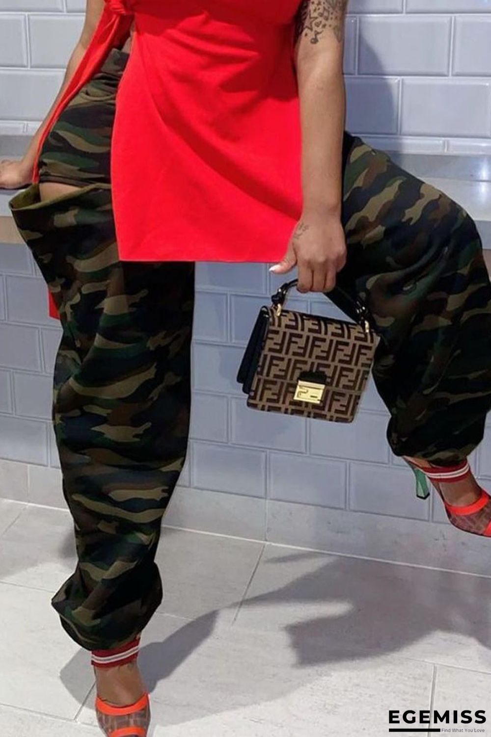 Army Green Casual Camouflage Print Ripped Loose Mid Waist Lantern Bottoms | EGEMISS