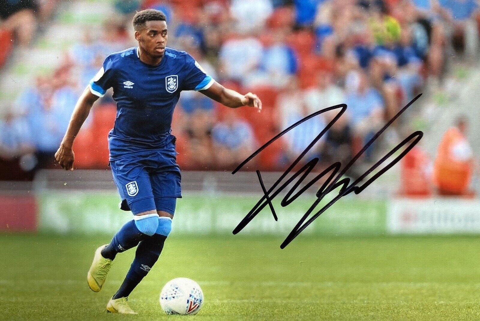 Reece Brown Genuine Hand Signed 6X4 Huddersfield Town Photo Poster painting 2