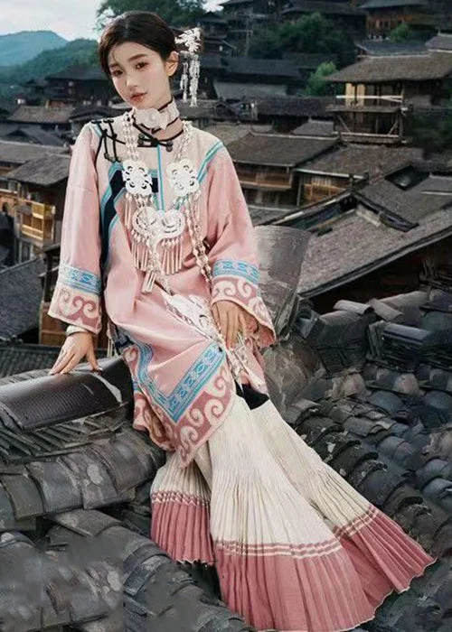 Chinese Style Pink Embroideried Wrinkled Cotton Two Pieces Set Fall