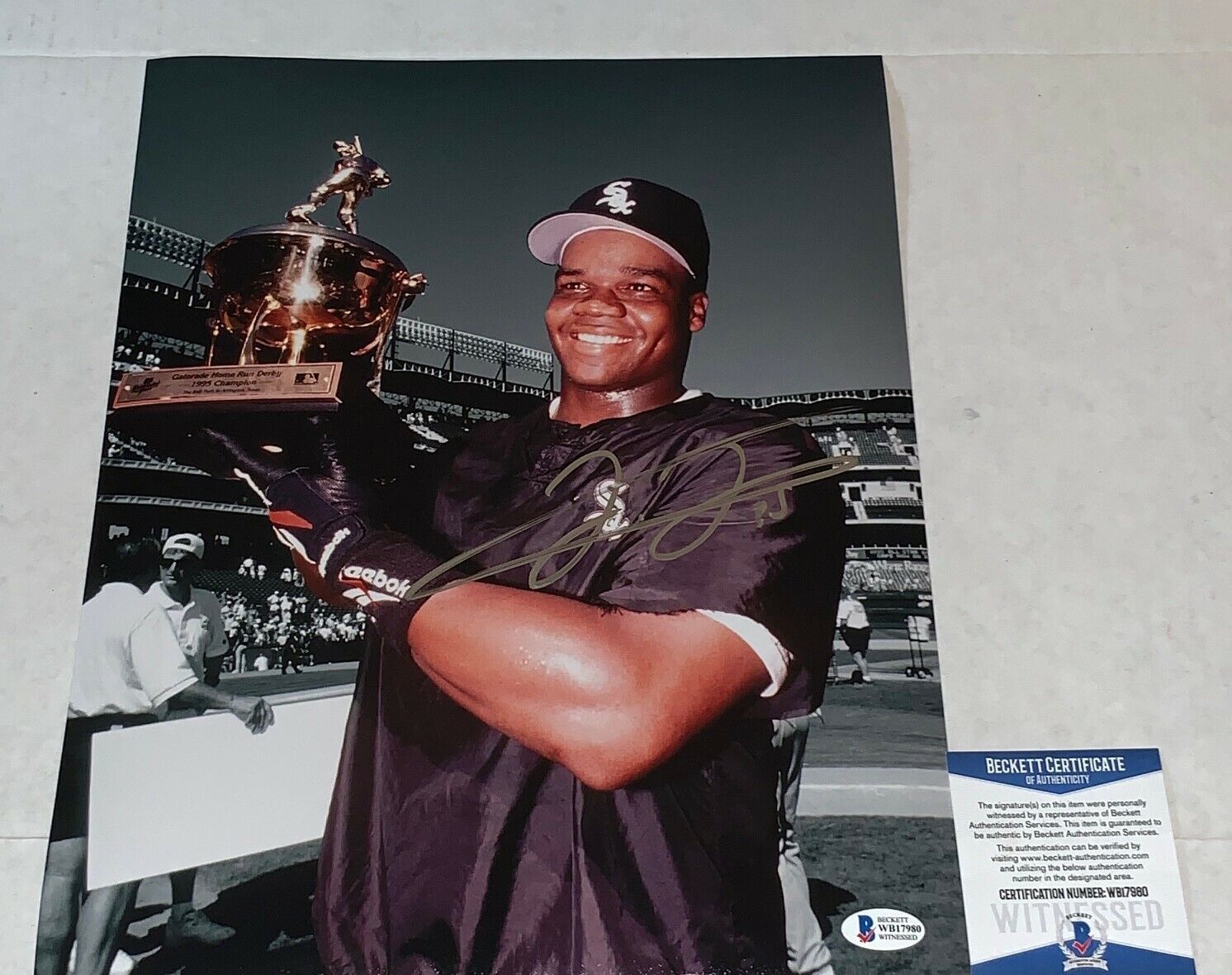 Frank Thomas signed Chicago White Sox Spotlight 11x14 Photo Poster painting Beckett Witnessed