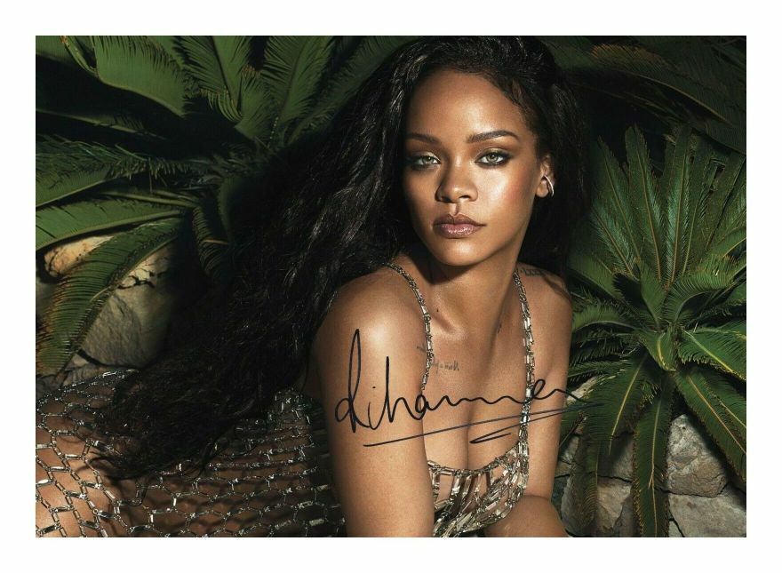 RIHANNA AUTOGRAPH SIGNED PP Photo Poster painting POSTER