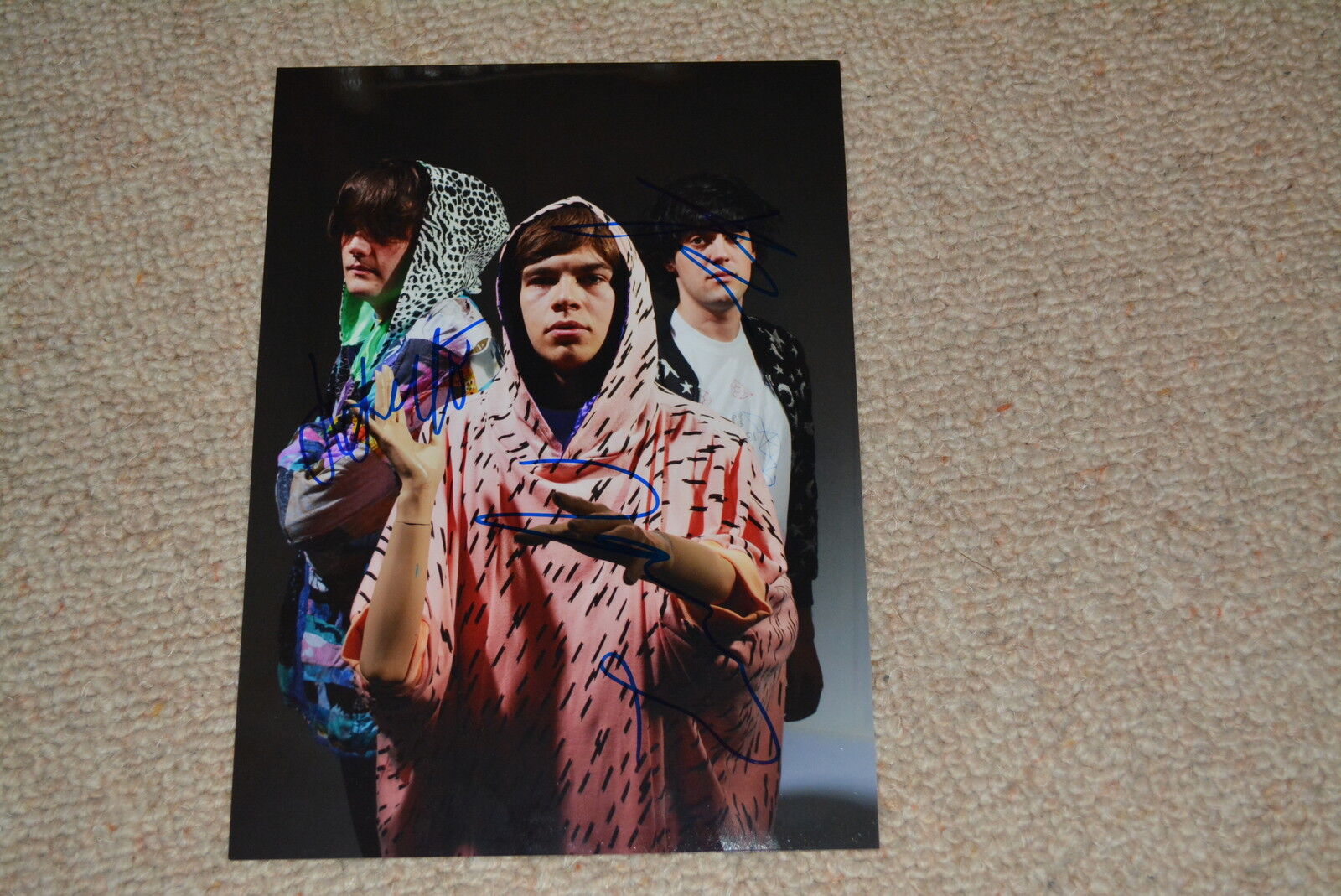 KLAXONS signed autograph In Person 8x11 (20x28 cm) NEW RAVE INDIE ROCK BAND