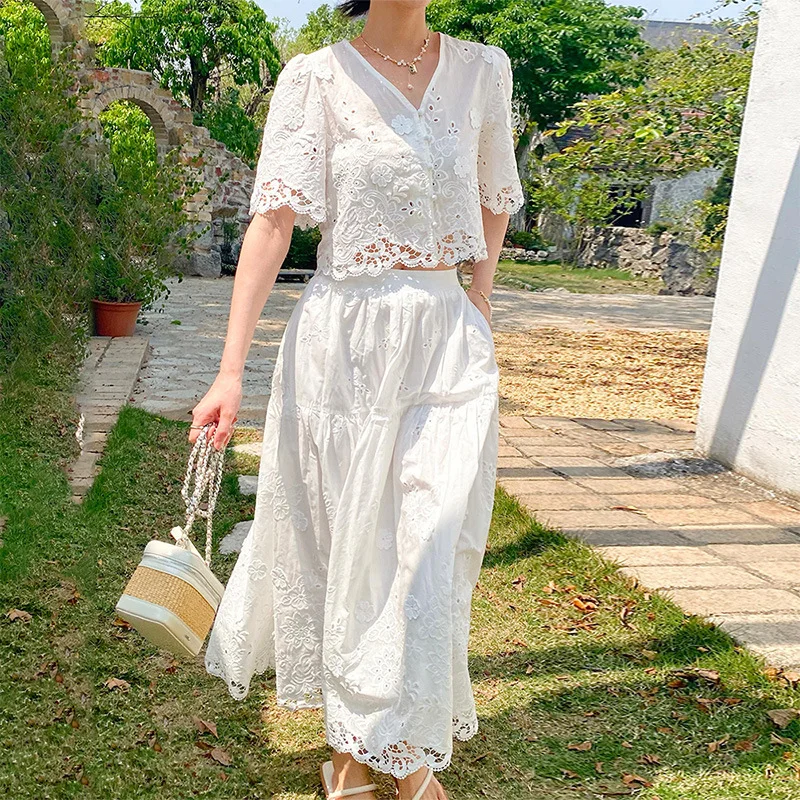 Uveng Uveng Three-Dimensional Flower Embroidery French Small Fragrant Suit Women's Short-Sleeved White Top Skirt Suit Shenzhen South Oil Women's Clothing