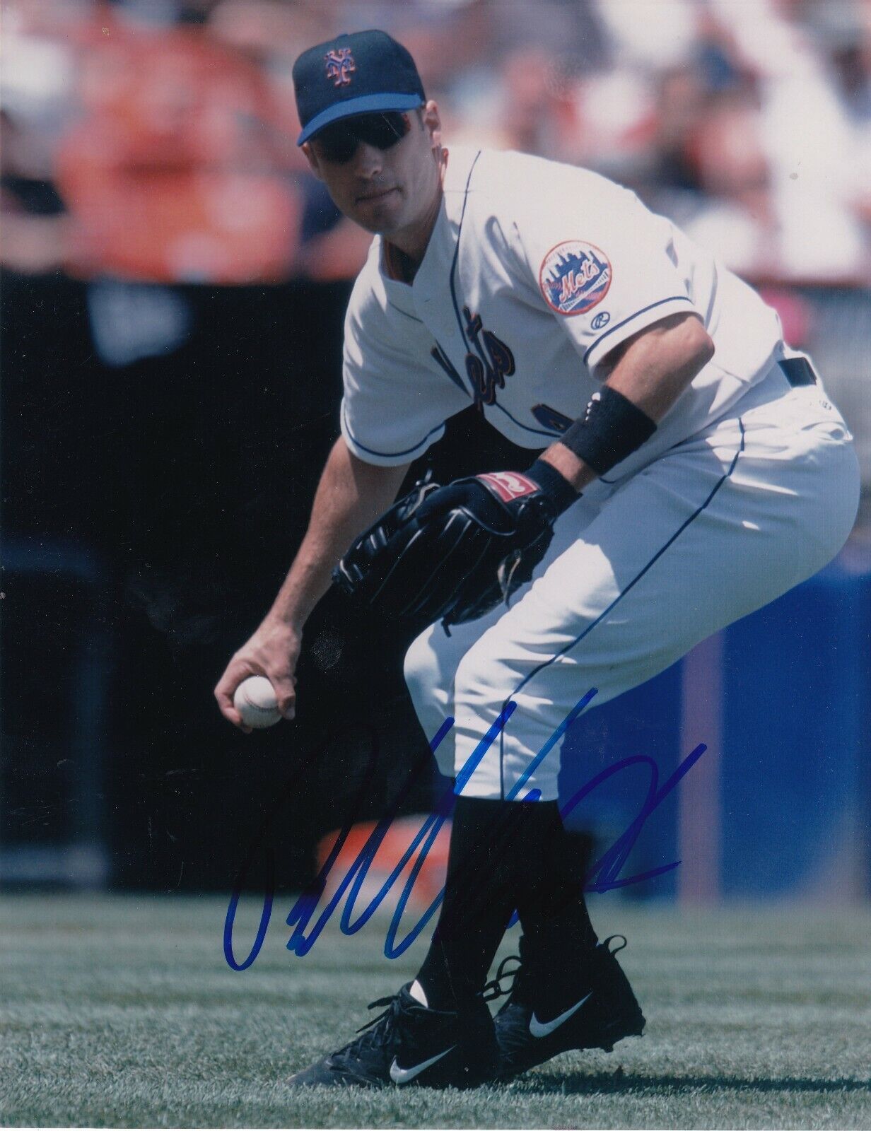 ROBIN VENTURA NEW YORK METS ACTION SIGNED 8x10