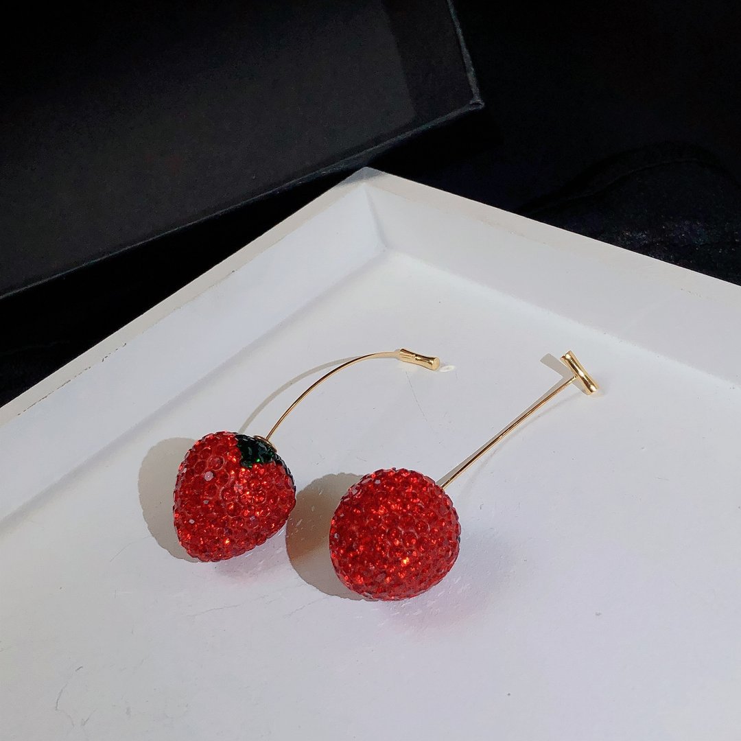 Zircon Big Strawberry Fruit Earrings