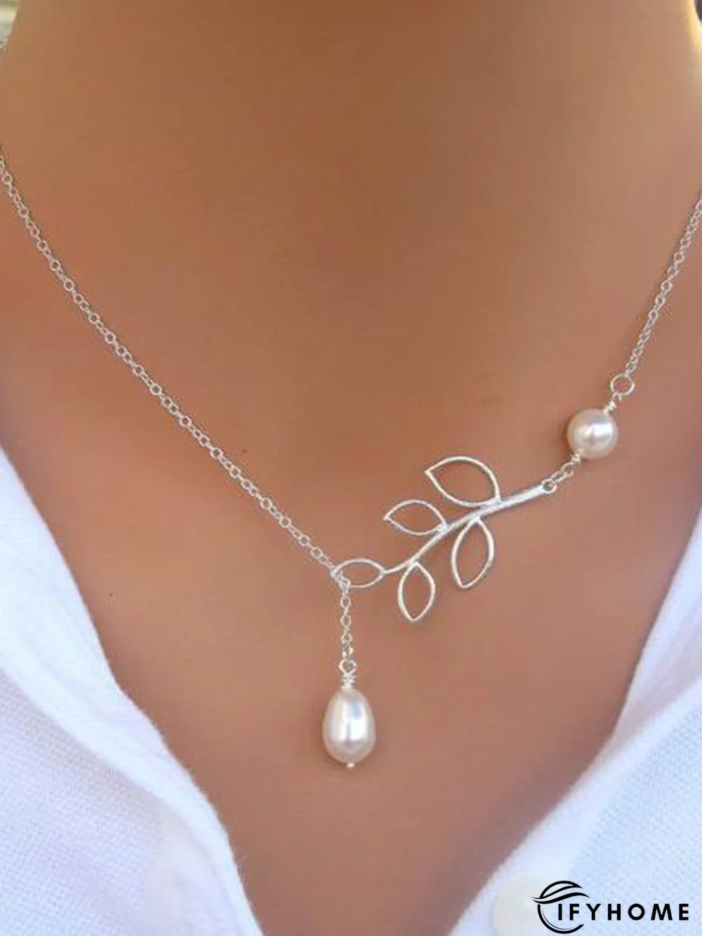 Fashion Imitation Pearl Leaf Shaped Necklace | IFYHOME