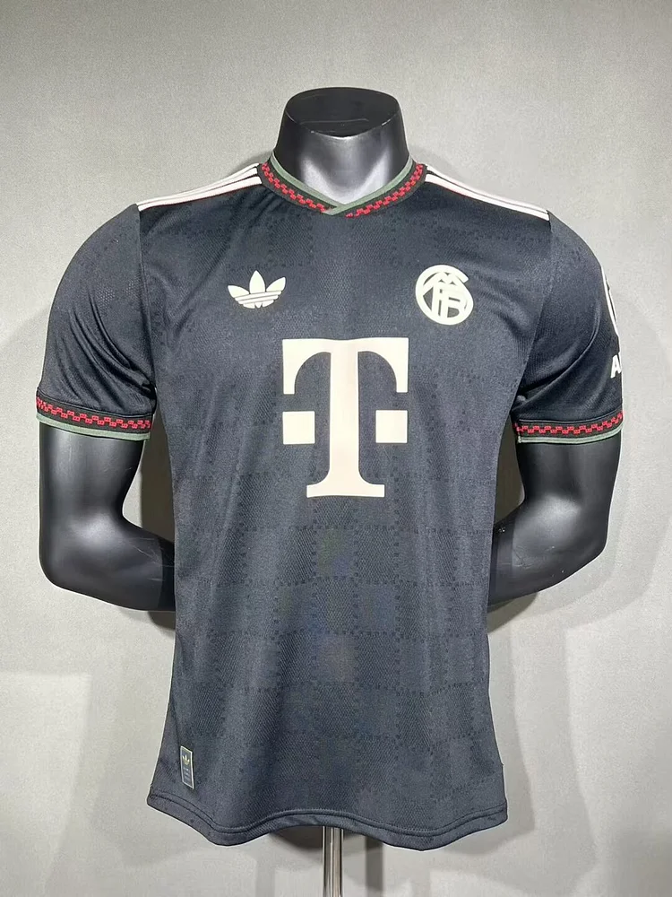 25/26 Bayern's second away player version