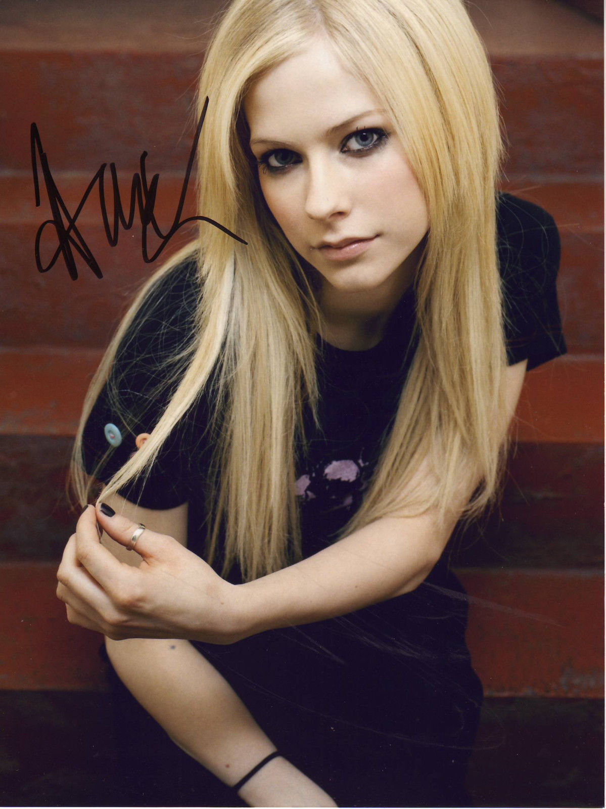 AVRIL LAVIGNE AUTOGRAPH SIGNED PP Photo Poster painting POSTER