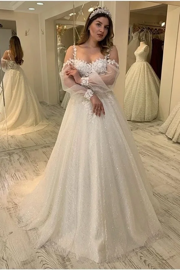 Sweetheart spaghetti strap hot sale wedding dress