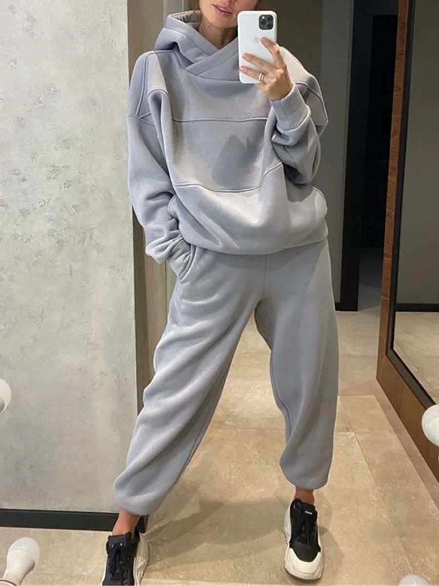 Casual hoodie and sweatpants set