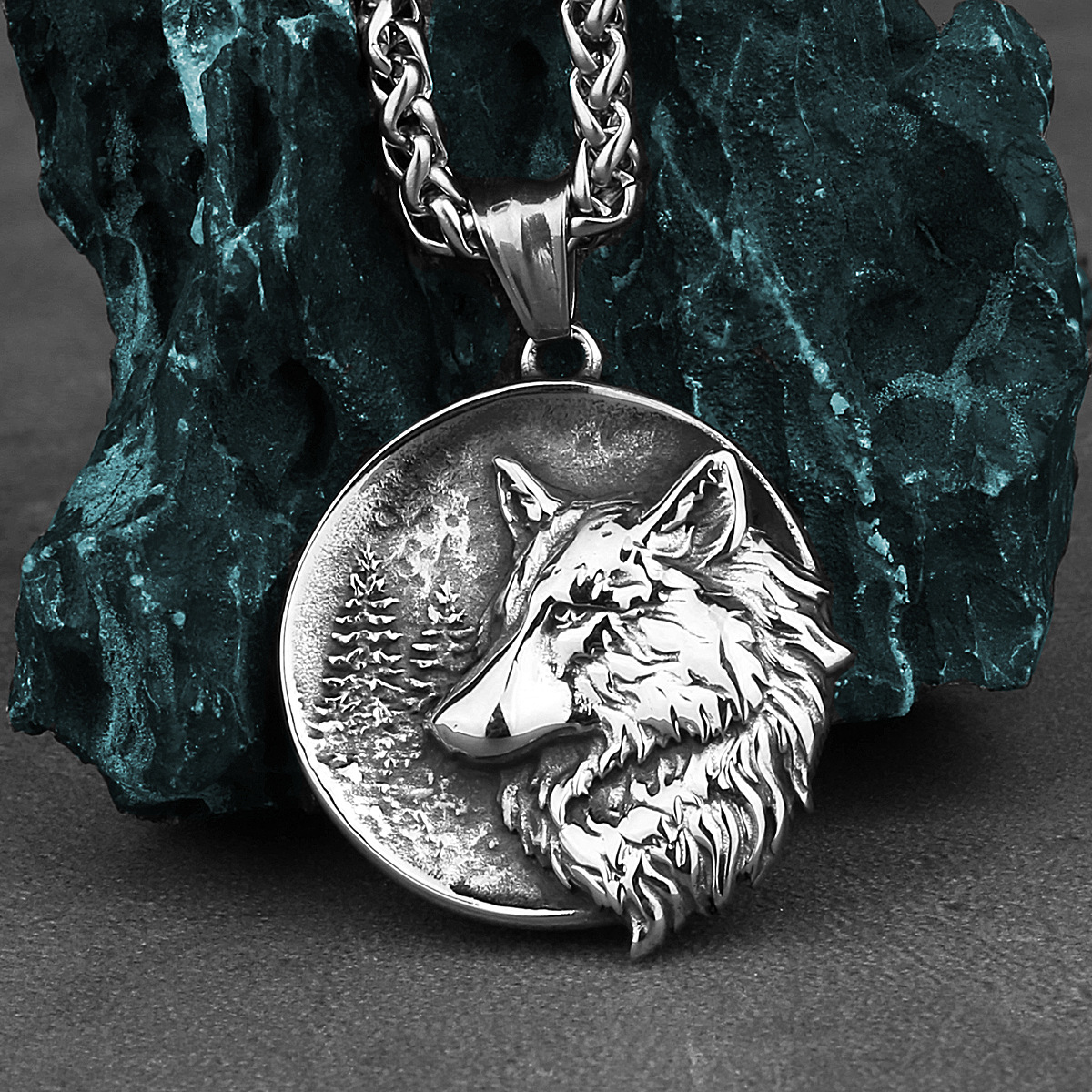 Viking Retro & Daring Double - Sided Wolf Head Titanium Steel Pendant 