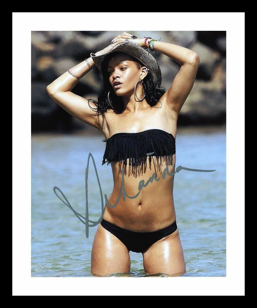 Rihanna Autograph Signed & Framed Photo Poster painting 3