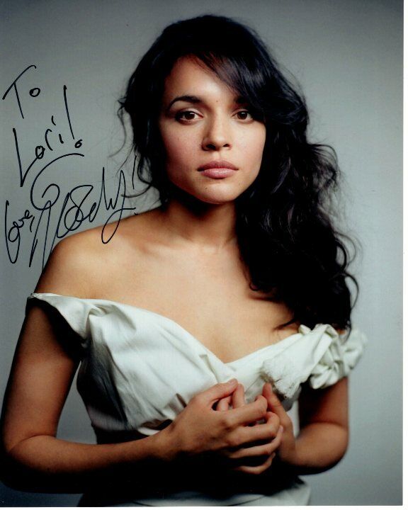 NORAH JONES Autographed Signed Photo Poster paintinggraph - To Lori