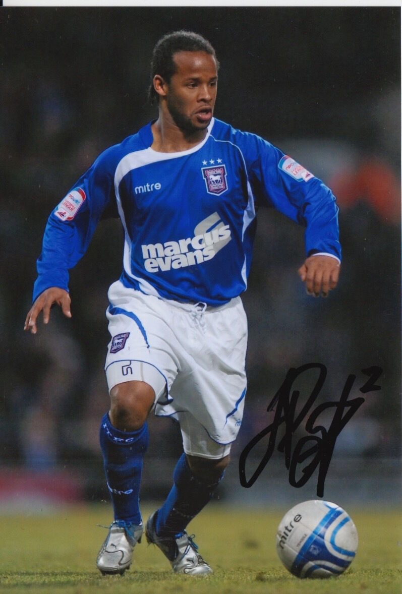 IPSWICH TOWN HAND SIGNED JAMIE PETERS 6X4 Photo Poster painting 4.