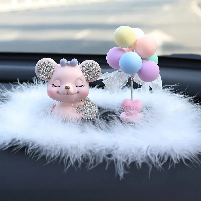 2024 New Arrival Diamond Cartoon Shaking Head Mouse Home Office Decorations New Car Gift Car Decoration