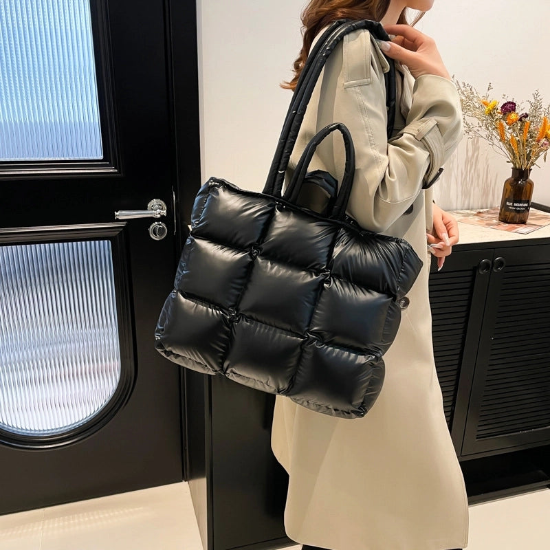 Women's Large Cloth Solid Color Elegant Streetwear Sewing Thread Square Zipper Shoulder Bag