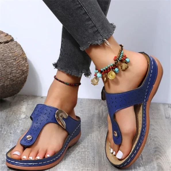 2023 Summer New Women's Metal Decor Feature Pattern Wedge Flip-Flops