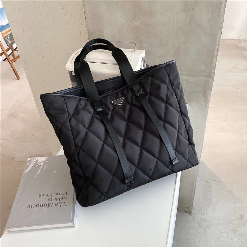 Luxury Designer Women's Big Tote Bags 2021 Autumn Winter Padded Shoulder Handbags High Quality Nylon Large Capacity Shopping Bag