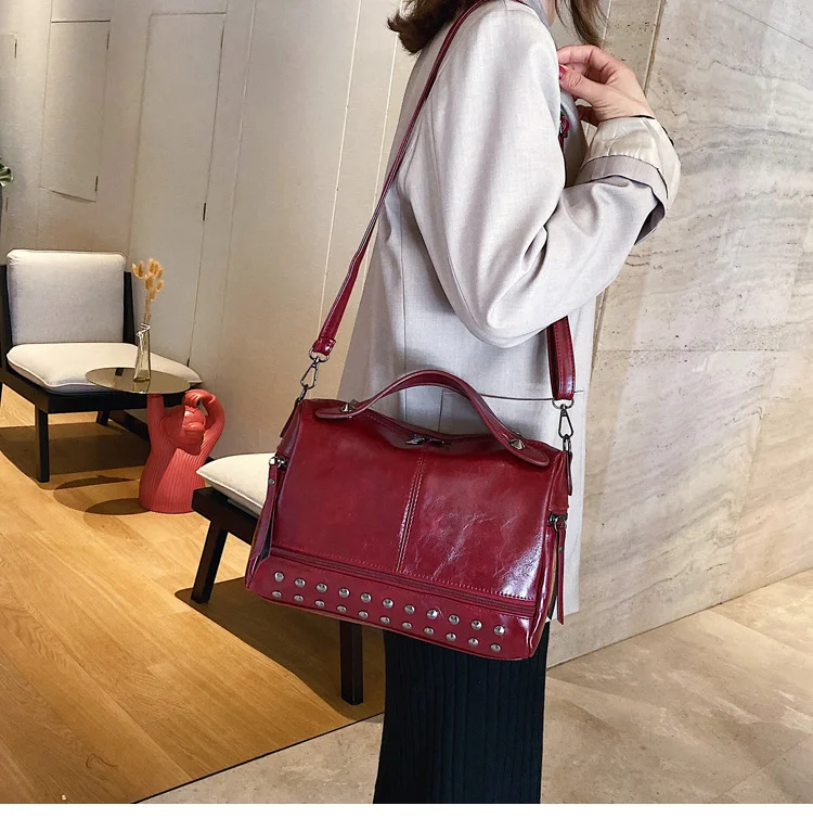 Single Shoulder Diagonal Bag Soft Leather