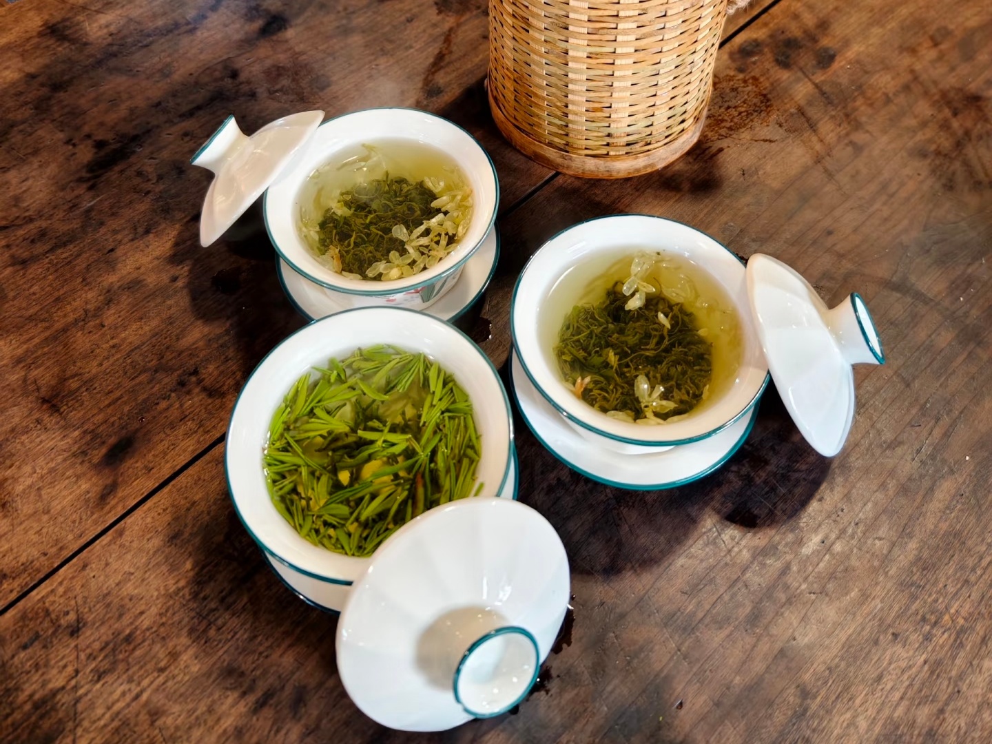 Chengdu 1 Day Layover Tour: Chunxi Road & Taikoo Li & Tea house experience & People's Park & Airport transfer