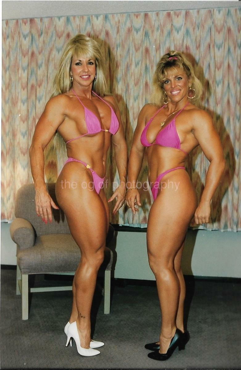 MUSCLE GIRLS 80's 90's FOUND Photo Poster painting Color PRETTY WOMEN Original EN BIKINI17 7 F