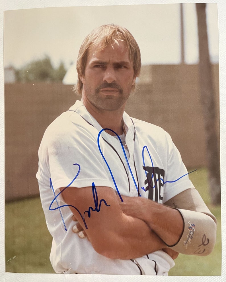 Kirk Gibson Signed Autographed Glossy 8x10 Photo Poster painting Detroit Tigers - COA Matching Holograms