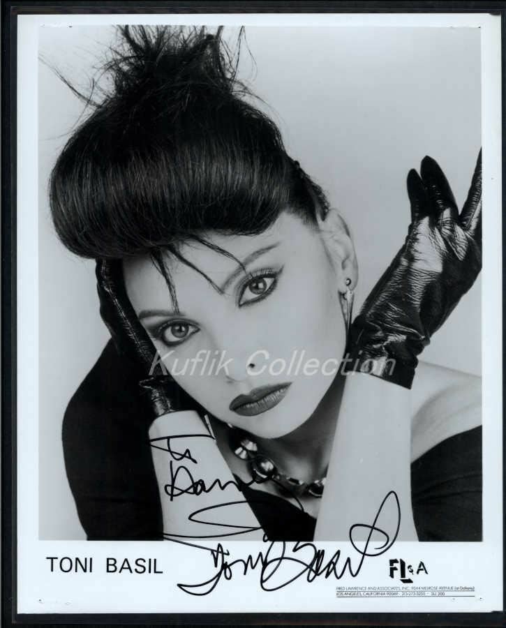 Toni Basil - Signed Autograph Headshot Photo Poster painting - Singer Actress