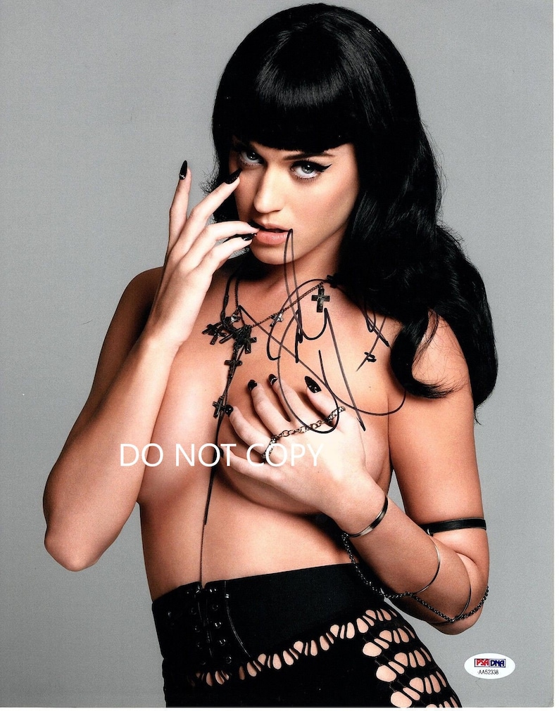 KATY PERRY 8 x10 20x25 cm Autographed Hand Signed Photo Poster painting