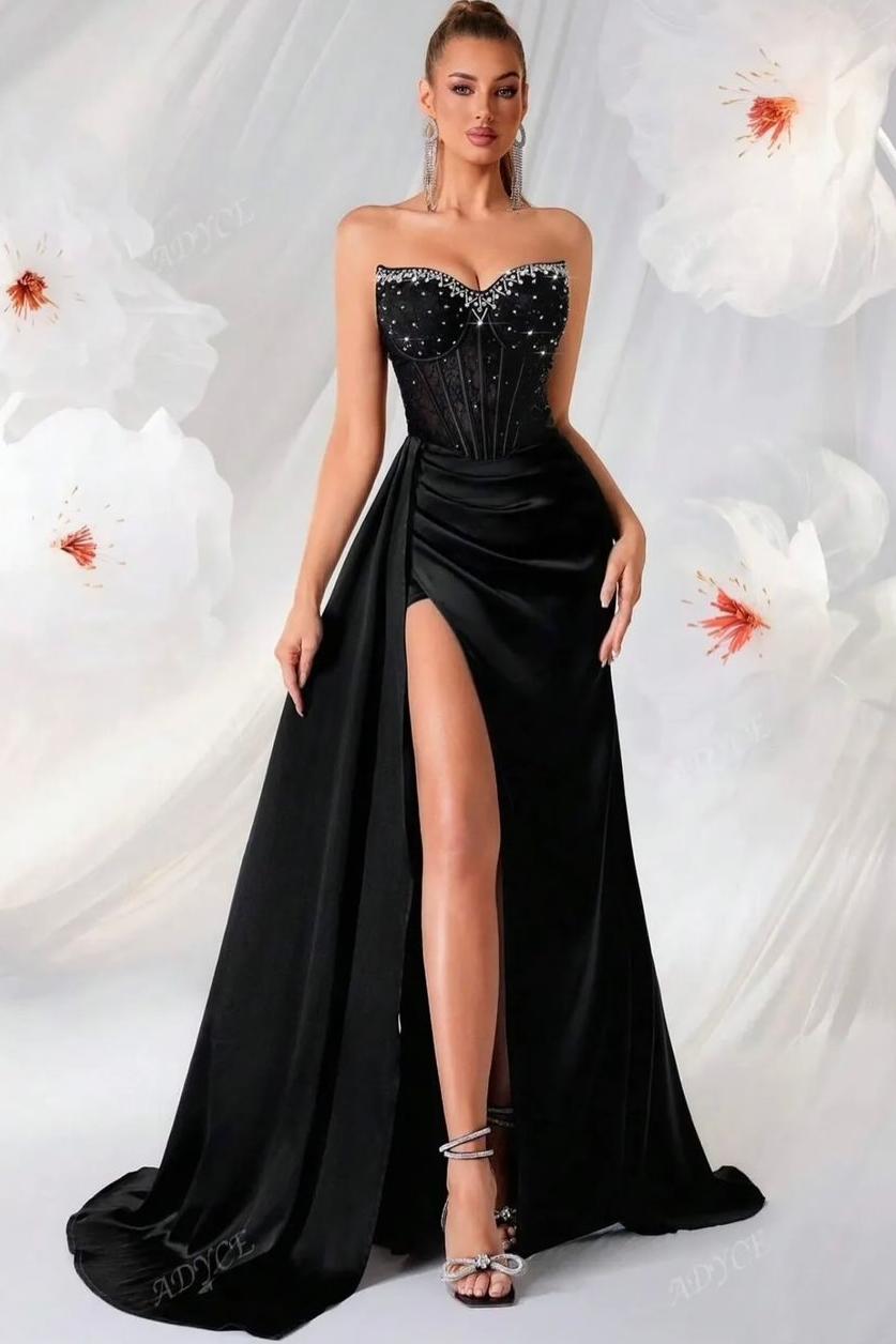 Lussooy Glamorous Sweetheart Black Sleeveless Long Prom Dress with Beadings 