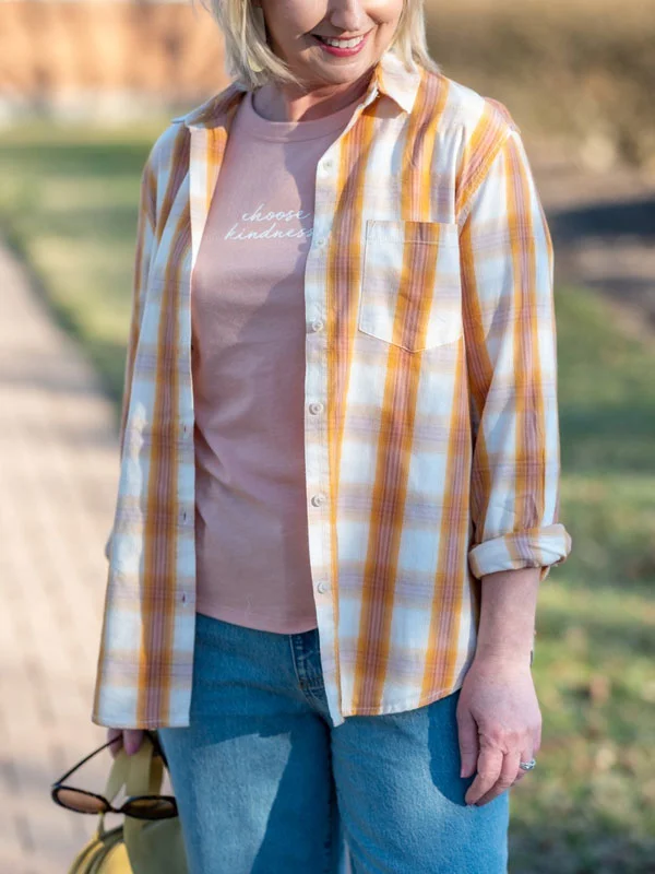 Casual and comfortable thin women's plaid shirt