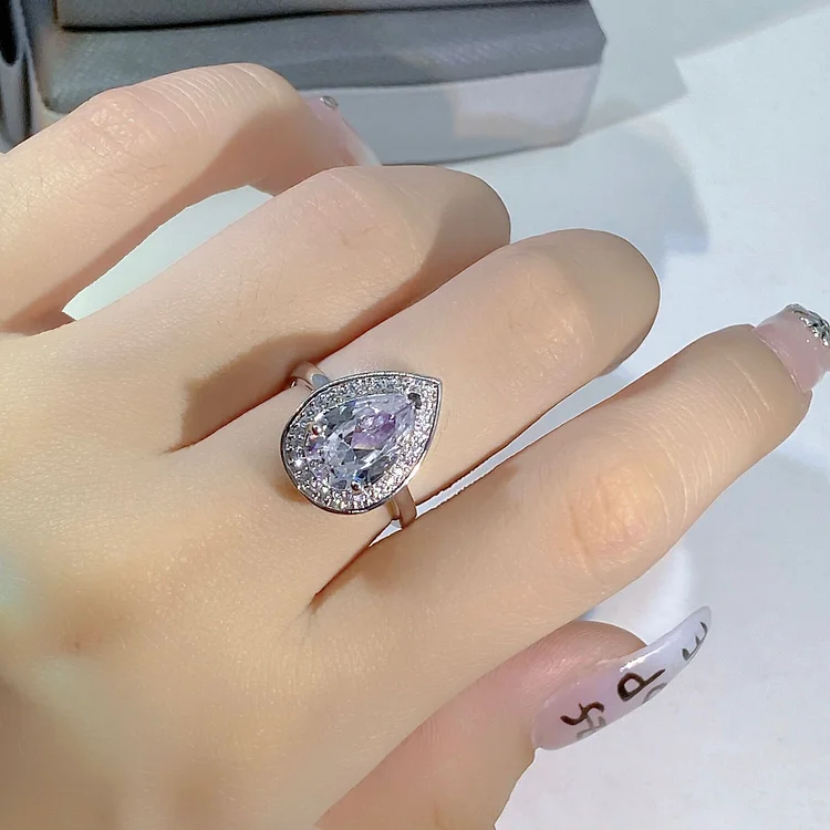 2023 New Platinum Pear Shape Hearts and Arrows Zircon Ring