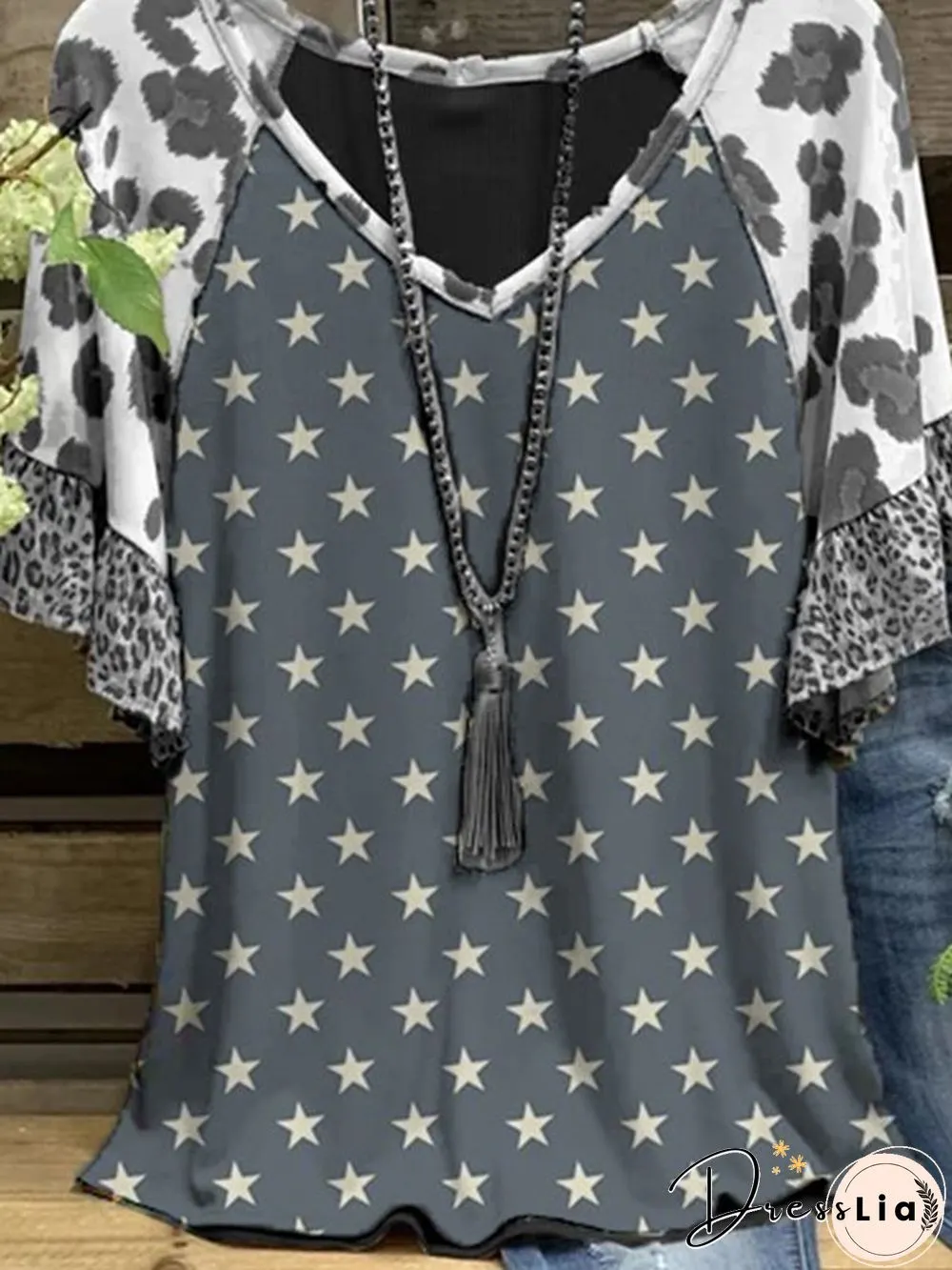V Neck Short Sleeve Printed Casual T-shirt