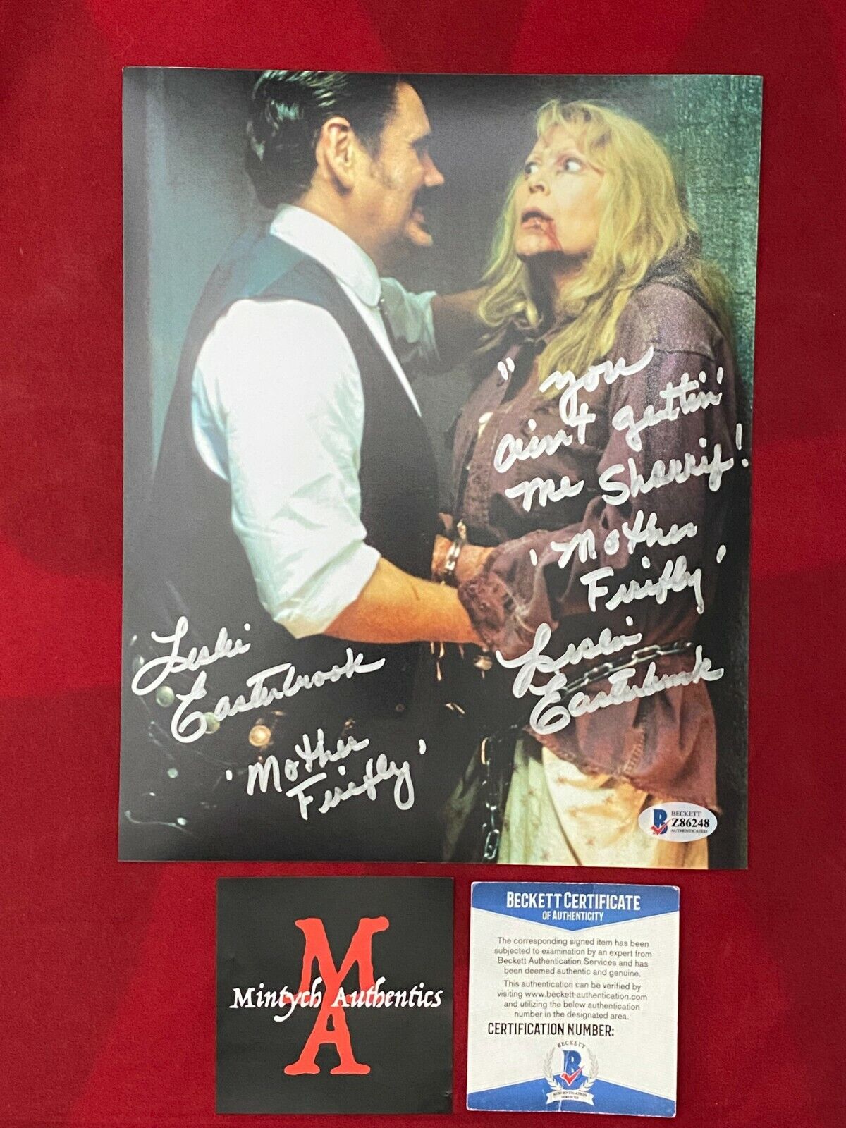 LESLIE EASTERBROOK SIGNED 8x10 Photo Poster painting! THE DEVIL'S REJECTS! BECKETT COA! HORROR