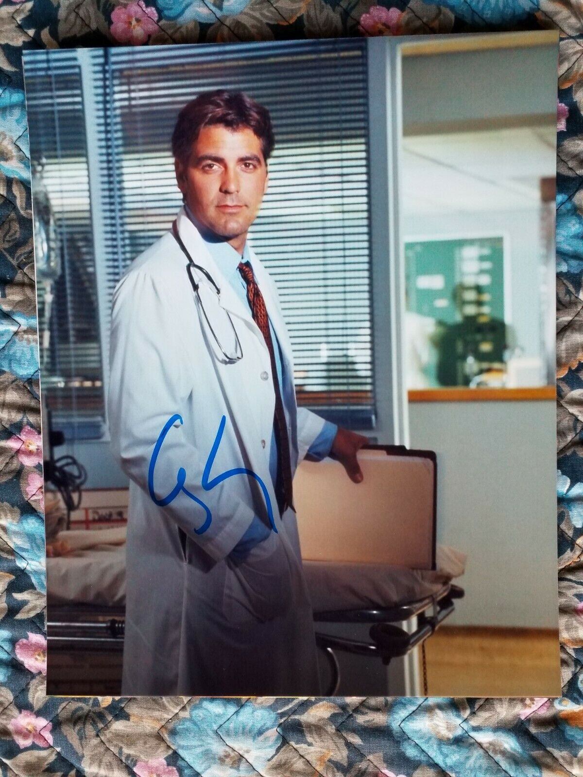 George Clooney Authentic Autographed 8x10 Photo Poster painting Signed Picture Very Nice