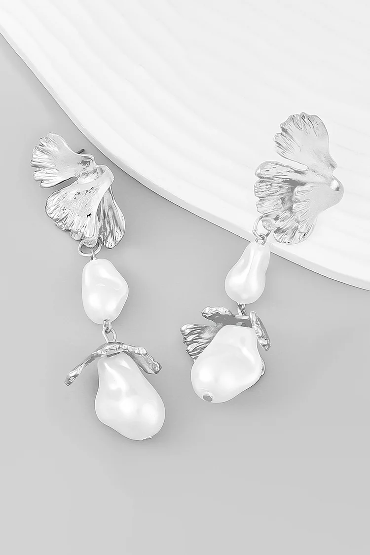 Asymmetric Leaf Alloy Decor Baroque Pearl Dangle Earrings