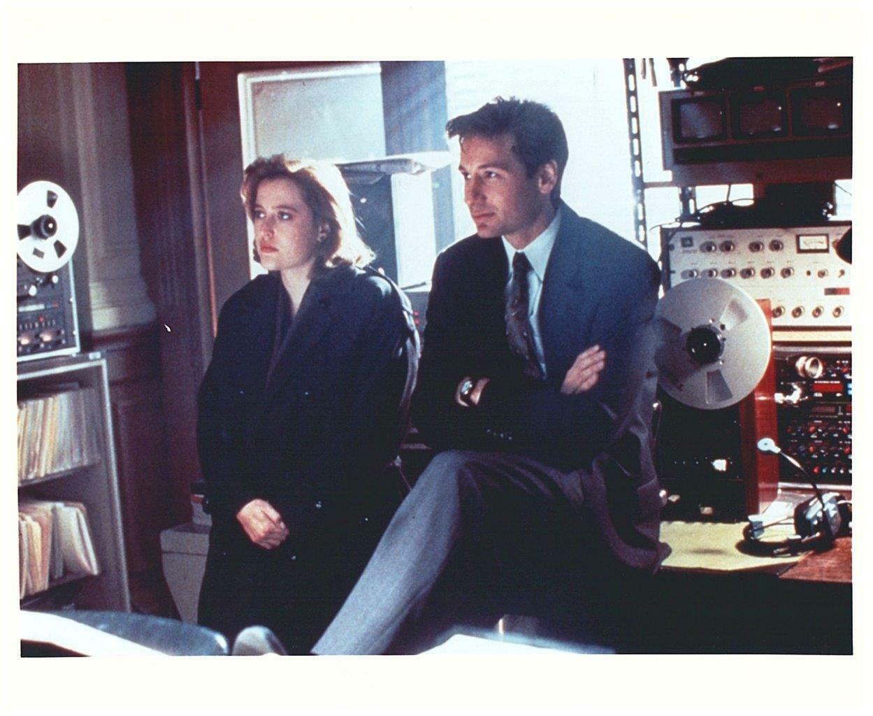 Gillian Anderson and David Duchovny 8x10 Picture Photo Poster painting Gorgeous Celebrity #11