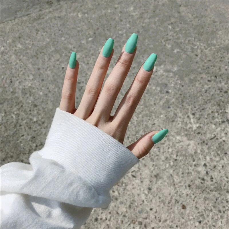 24pcs/Set Fashion Ballet False Nails Short Design Nude White Gradient Artificial Full Manicure Nail Accessories  Tips with Glue-Nail Inspo