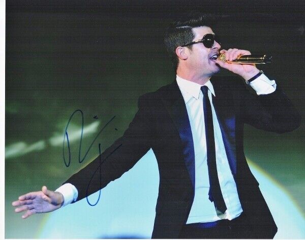 Robin Thicke Signed - Autographed R+B Singer 11x14 inch Photo Poster painting with Certificate